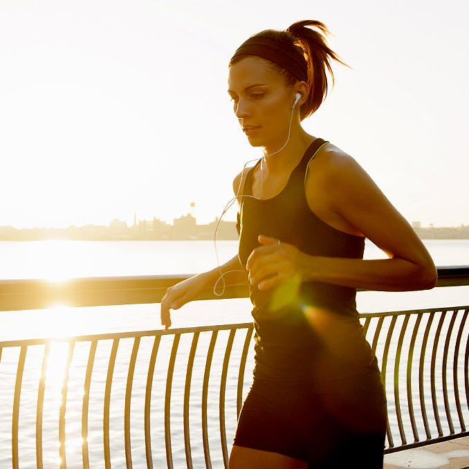 woman running
